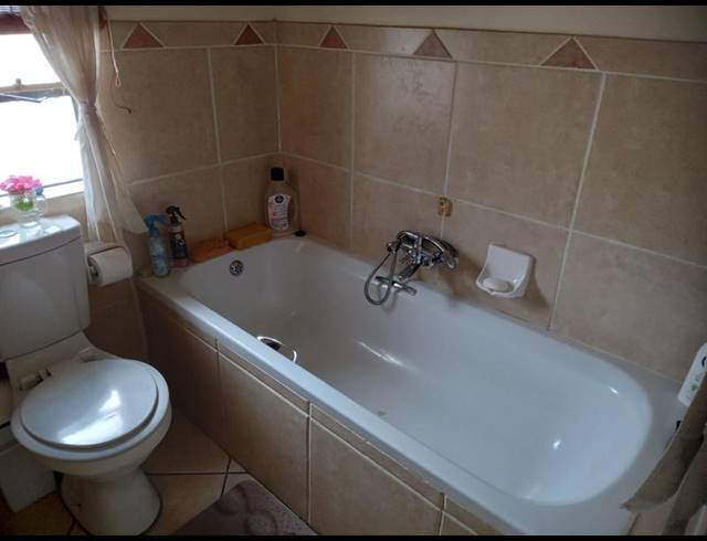 3 BEDROOM TOWNHOUSE FOR SALE IN ILLIONDALE